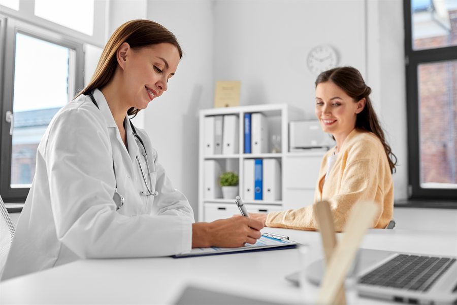 Atendimento de saúde primária no ambulatório da empresa